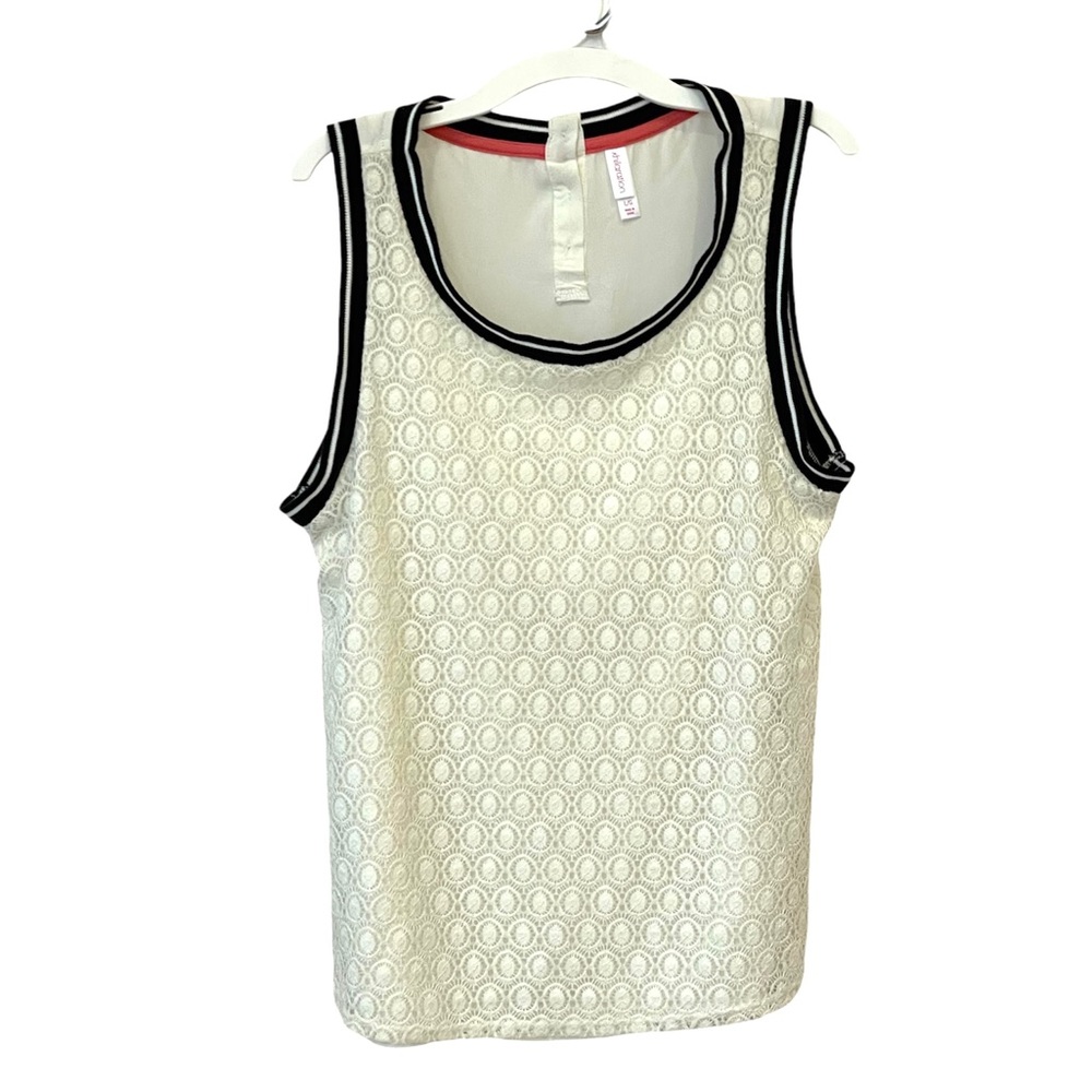 White Lace tank w/B&W racing stripes trim